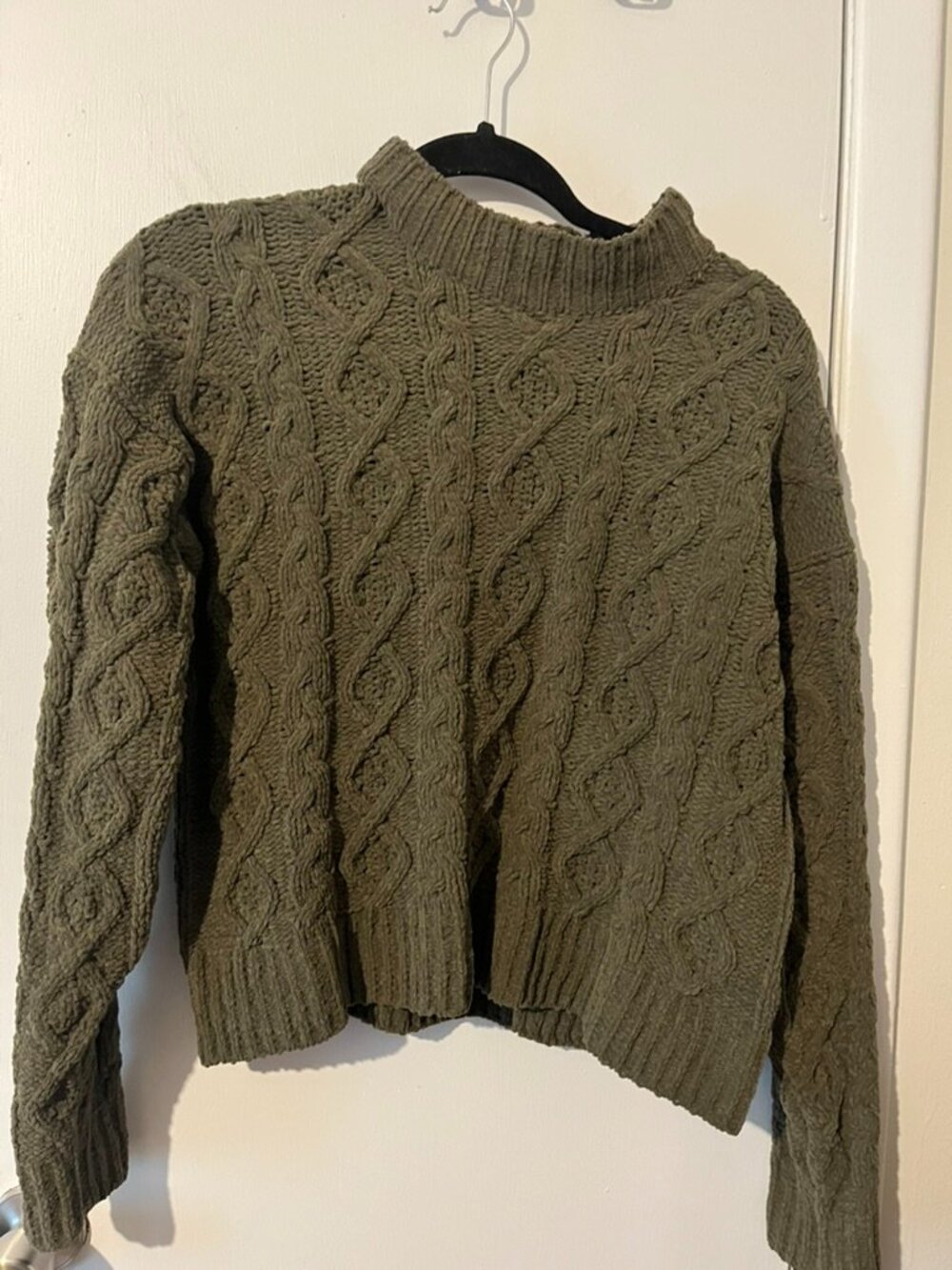 POOF APPAREL OLIVE GREEN CHUNKY SWEATER SIZE L